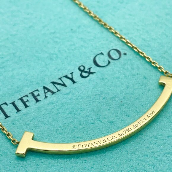 Tiffany & Co. T Smile Medium Pendant in Yellow Gold with Diamonds - Picture 6 of 11